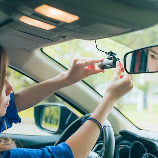 Auto Recording 1080HD Voice Control & Night Vision Wifi Dash Cam.